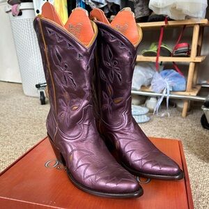 Brand new with tags and box! Old gringo Reno YP cowboy boots in metallic wine.